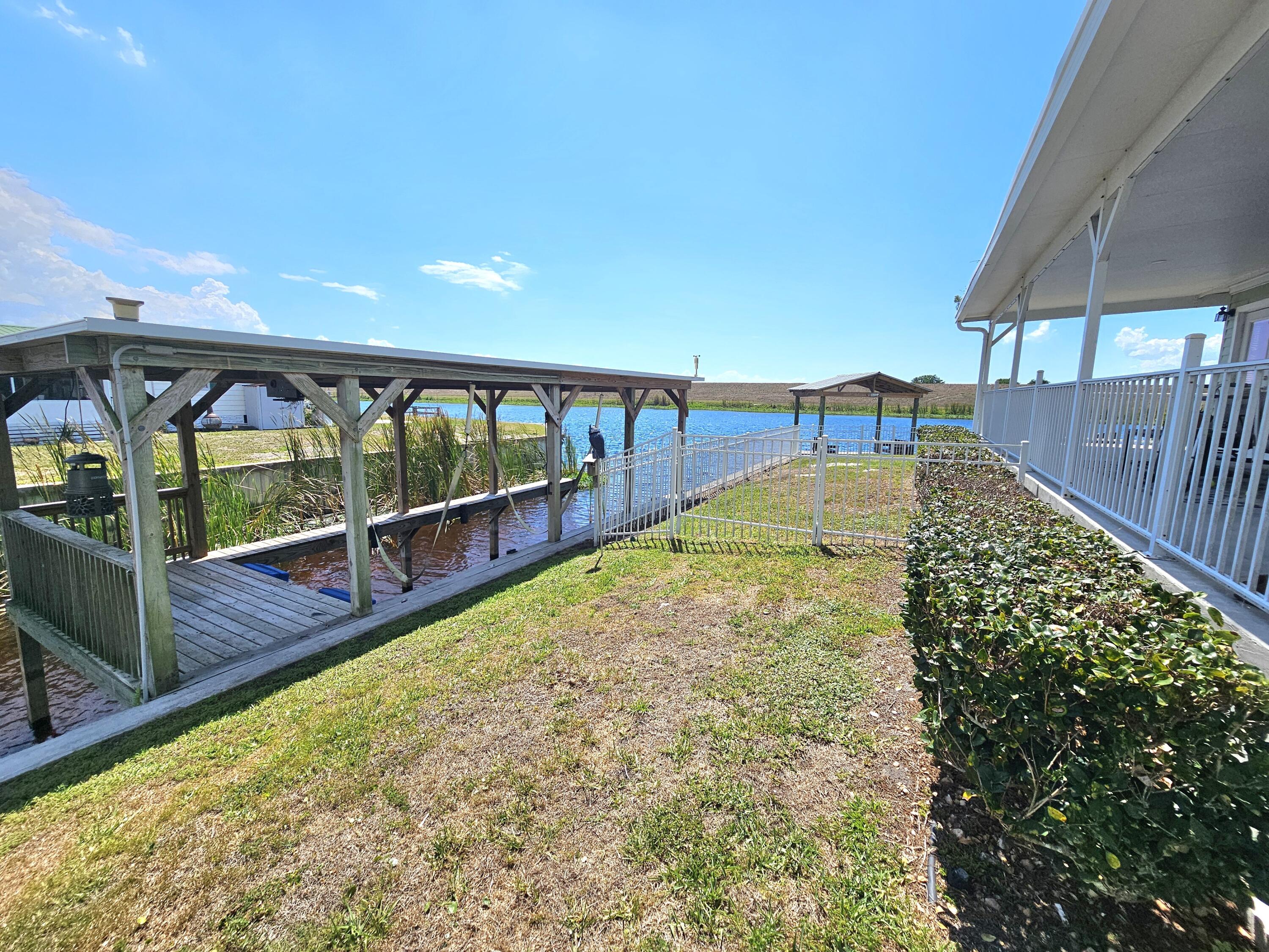 7902 Southeast 95th Trail Okeechobee, FL 34974 - Photo 6 of 36 a view of a balcony