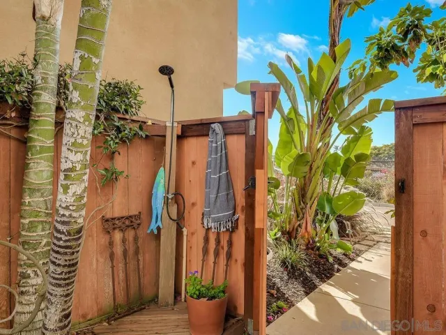 $2,700,000 | 409 North Cedros Avenue, Solana Beach, CA 92075