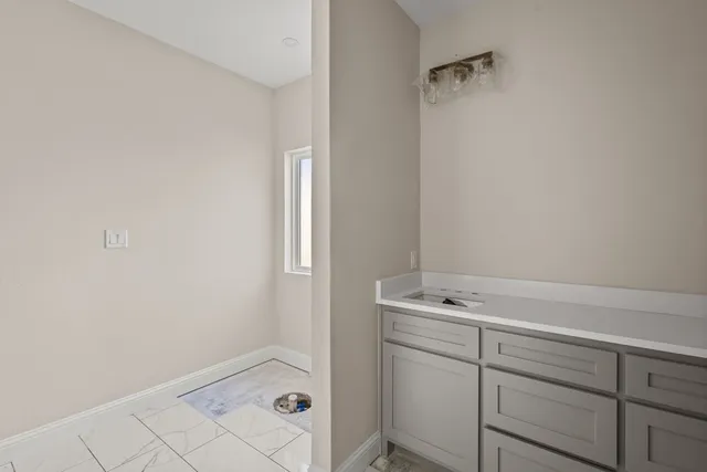 a view of utility room