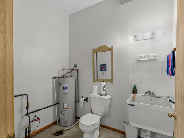 $649,900 | 12024 Point Creek Road, Meeme, WI 53063