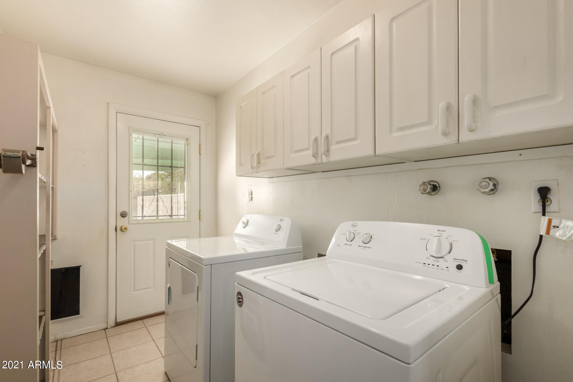 3308 South Newberry Road Tempe, AZ 85282 - Photo 28 of 38 a utility room with dryer and washer
