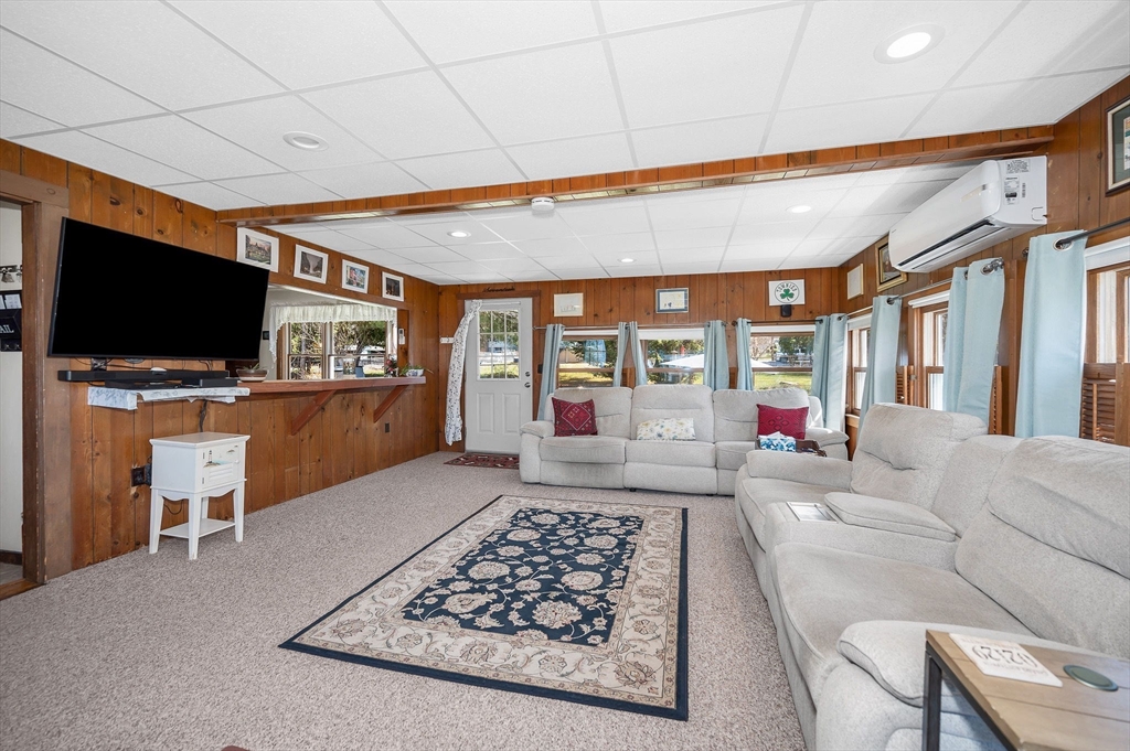 17 Roland Avenue Dracut, MA 01826 - Photo 5 of 35