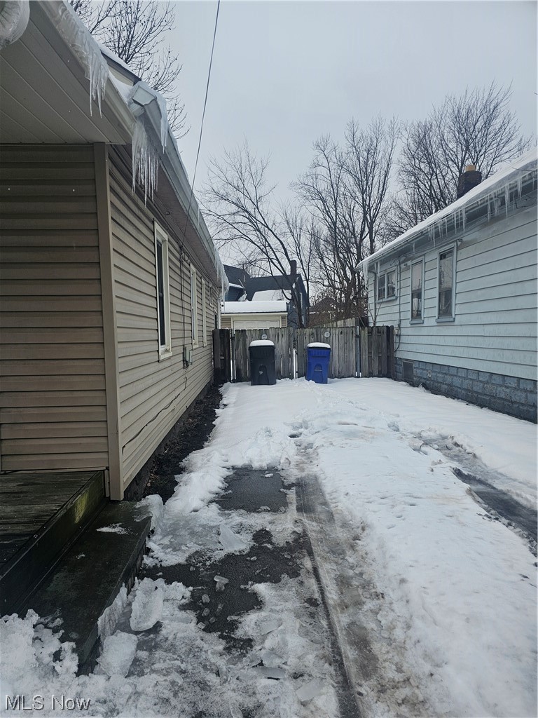 4324 Turney Road Cleveland, OH 44105 - Photo 5 of 27 View of yard layered in snow