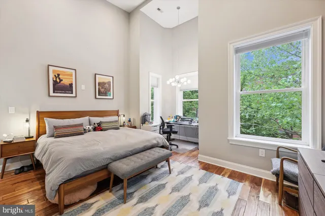 $4,700 | 141 T Street Northwest, Washington, DC 20001