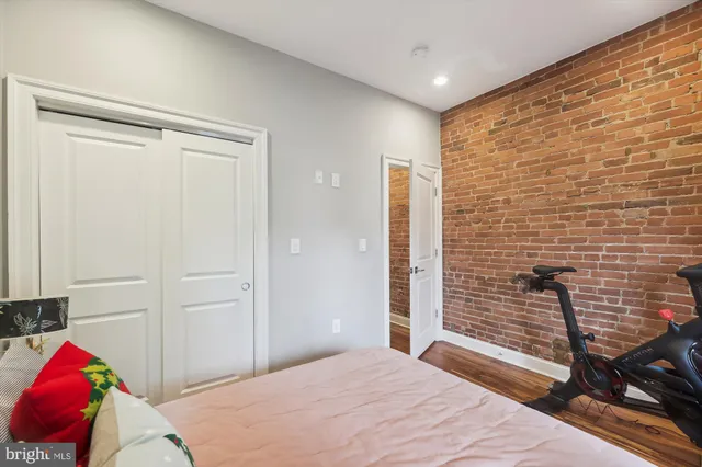 $4,700 | 141 T Street Northwest, Washington, DC 20001