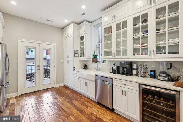 $4,700 | 141 T Street Northwest, Washington, DC 20001