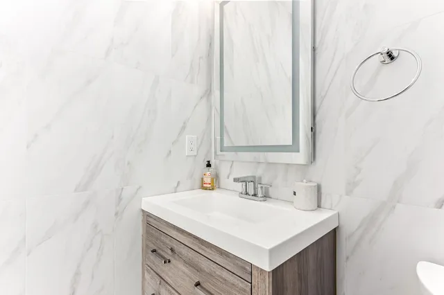 $1,750,000 | 11 Weeping Birches Lane, Thornton, NH 03285