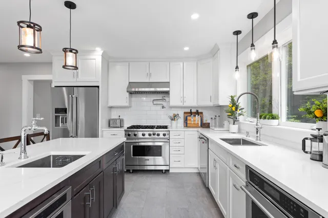 $1,750,000 | 11 Weeping Birches Lane, Thornton, NH 03285