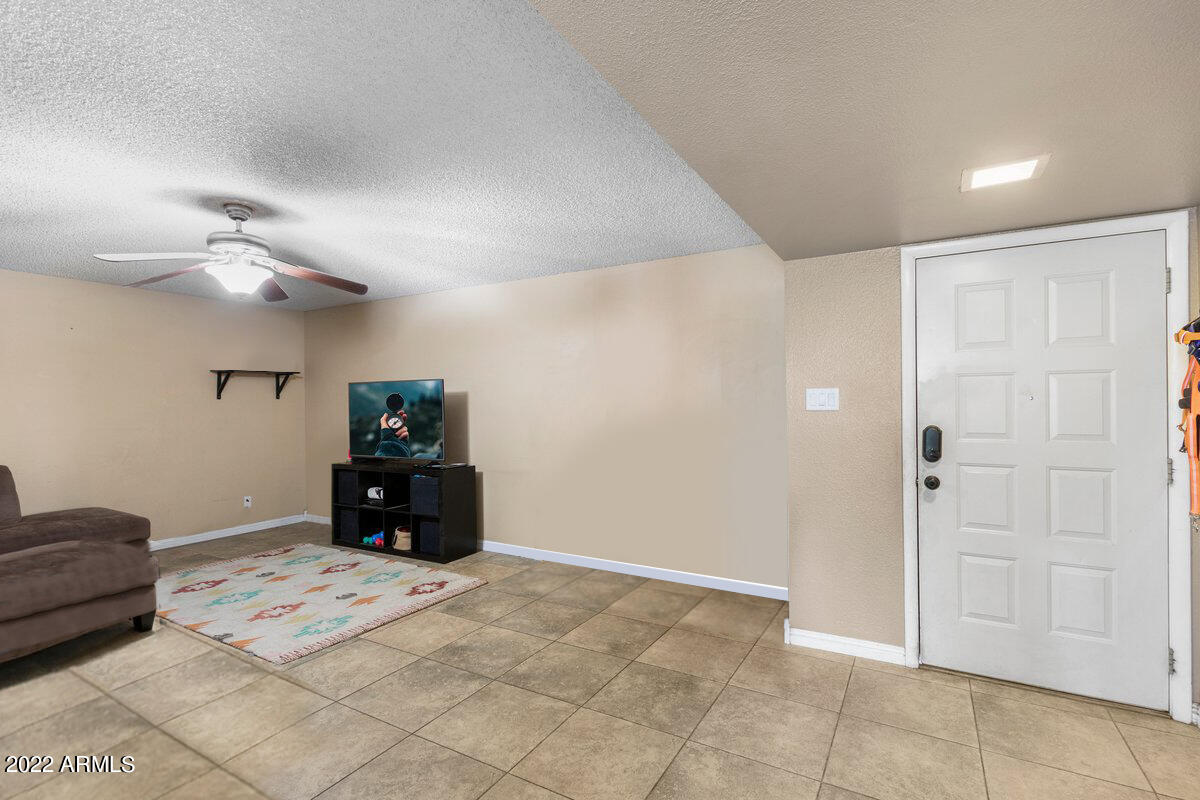 4530 South Terrace Road Tempe, AZ 85282 - Photo 3 of 19 Living 2