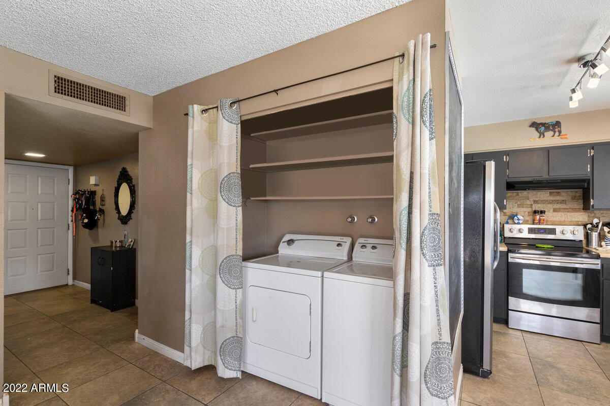 4530 South Terrace Road Tempe, AZ 85282 - Photo 5 of 19 Laundry 1