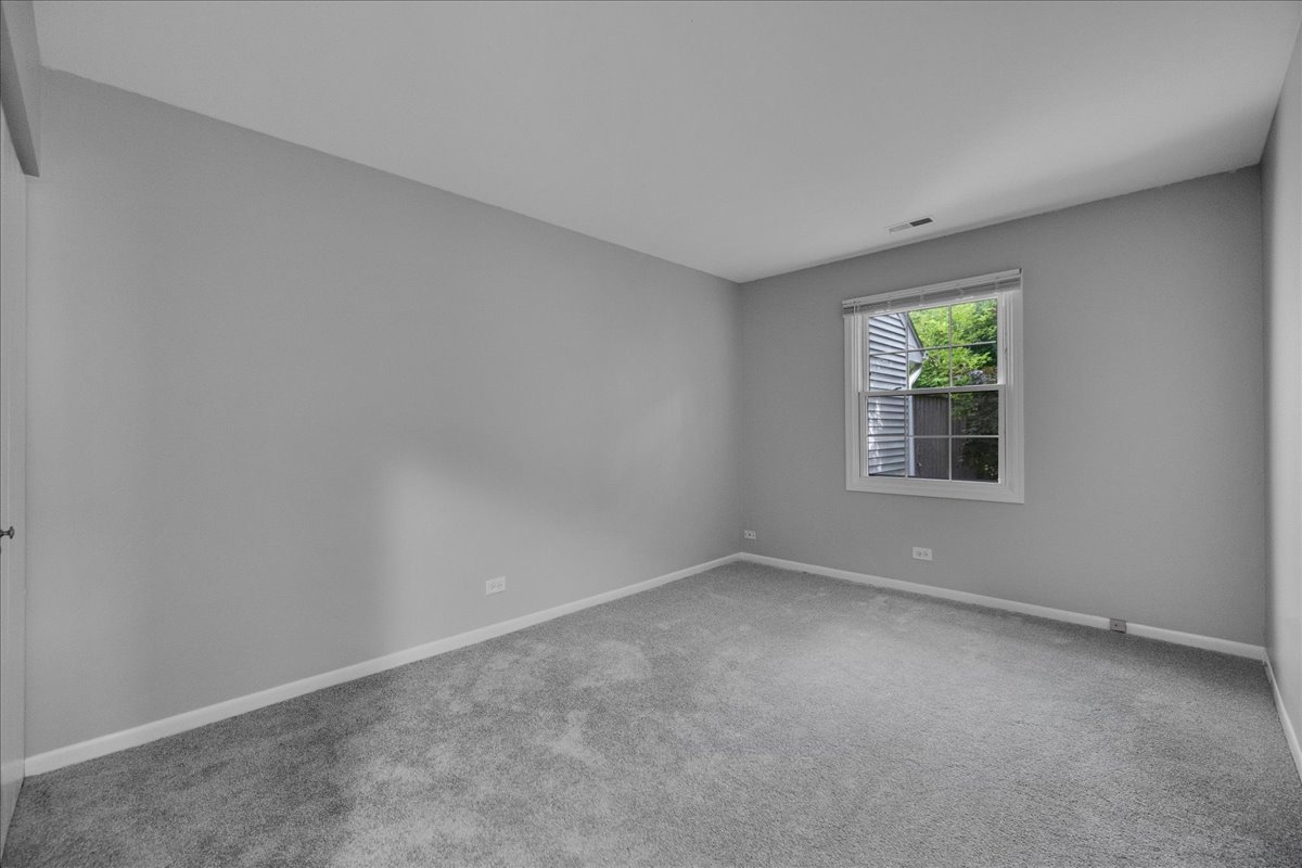 1049 Oswego Road Naperville, IL 60540 - Photo 20 of 27