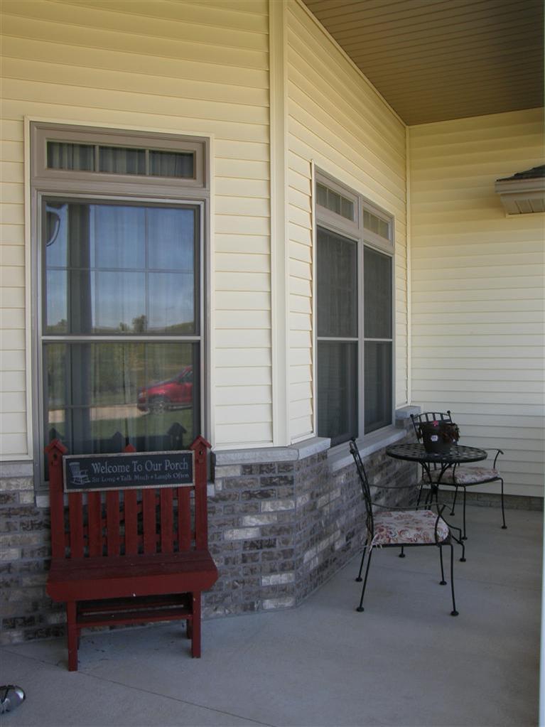 3101 Valley View Court Clinton, IA 52732 - Photo 2 of 24 Gallery Image 2