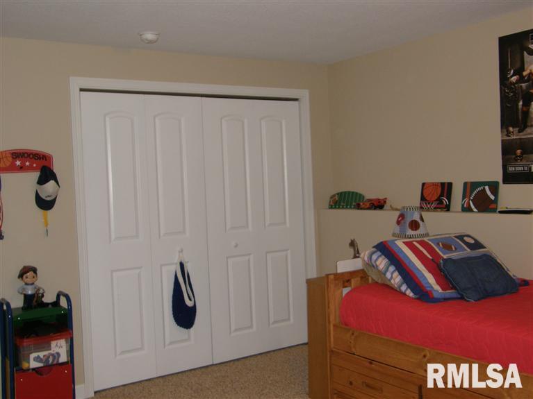 3101 Valley View Court Clinton, IA 52732 - Photo 20 of 24 Gallery Image 20