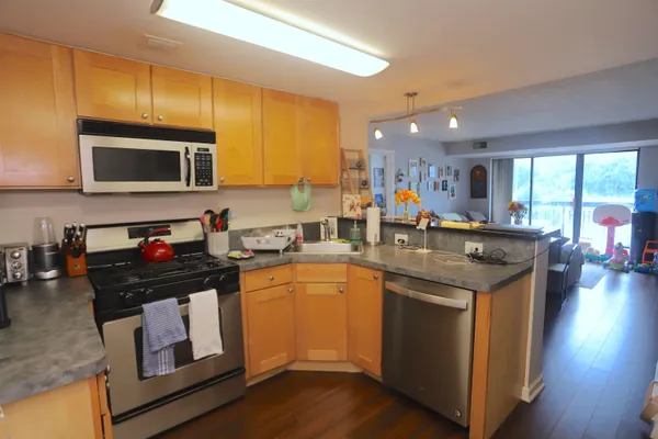 $4,125 | 700 1st Street, Unit 10T, Hoboken, NJ 07030