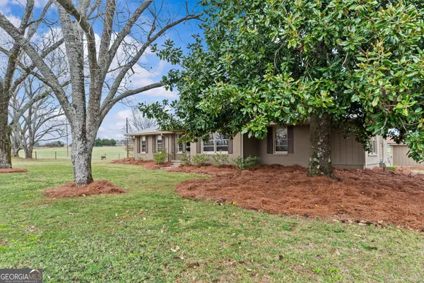 a view of outdoor space yard and patio