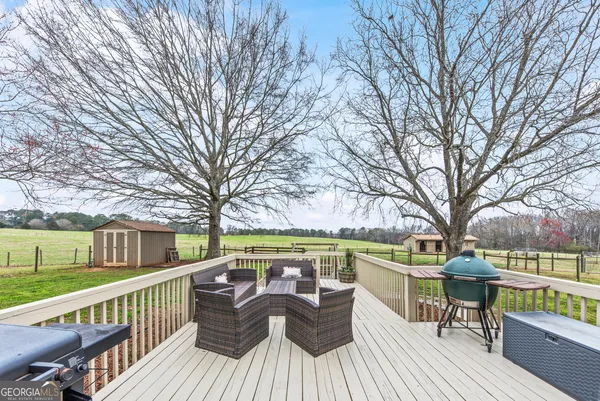 a view of an outdoor space and city view