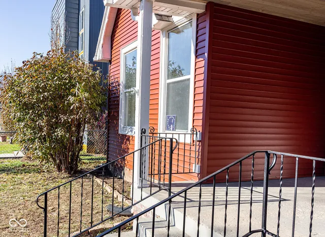 $269,000 | 718 Parkway Avenue, Indianapolis, IN 46203