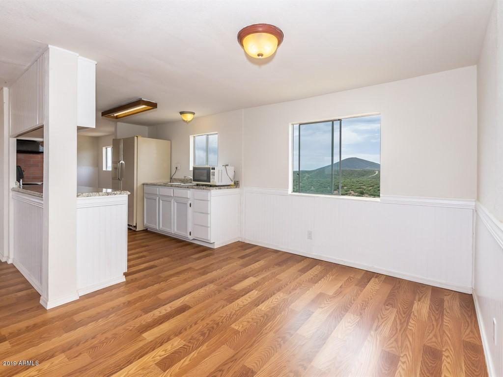 10645 Powerline Road Dewey, AZ 86327 - Photo 6 of 15 Dining Area And Kitchen