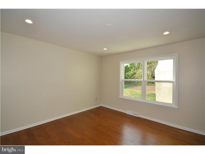 902 Rutledge Avenue Horsham, PA 19044 - Photo 11 of 25 Dining Room