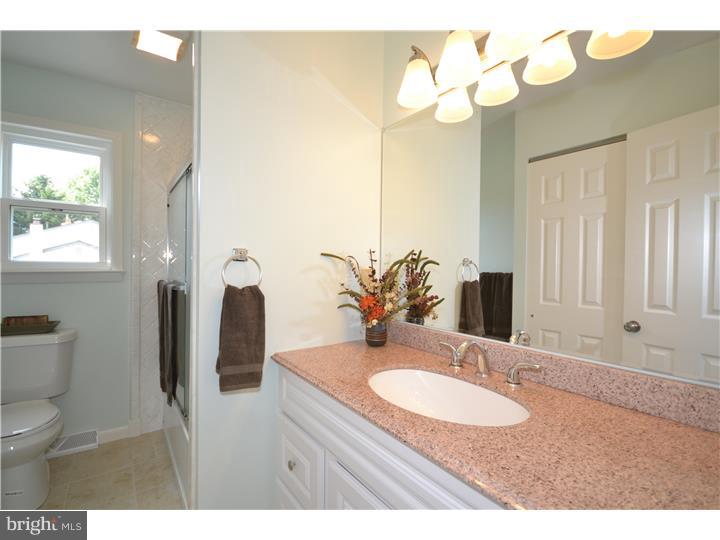 902 Rutledge Avenue Horsham, PA 19044 - Photo 17 of 25 Bathroom