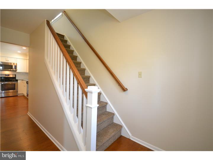902 Rutledge Avenue Horsham, PA 19044 - Photo 3 of 25 Foyer