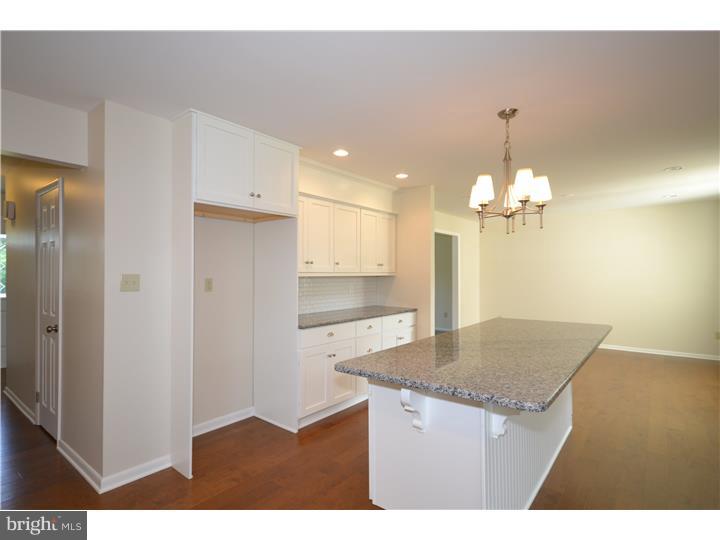 902 Rutledge Avenue Horsham, PA 19044 - Photo 5 of 25 Kitchen