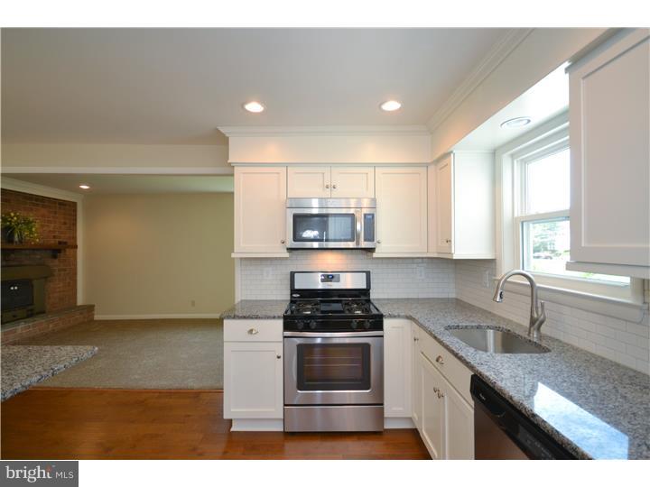 902 Rutledge Avenue Horsham, PA 19044 - Photo 9 of 25 Kitchen