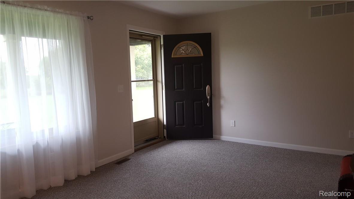 8484 Smith Road Gaines, MI 48436 - Photo 10 of 29 20181003_094630.jpg