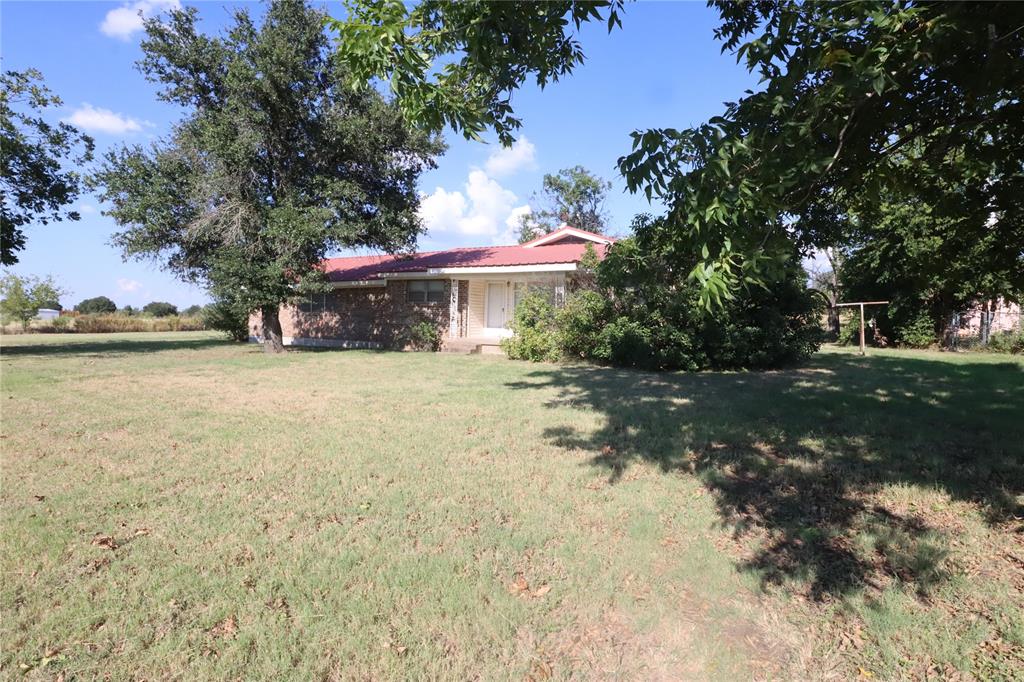 301 Travis Street Ranger, TX 76470 - Photo 4 of 31