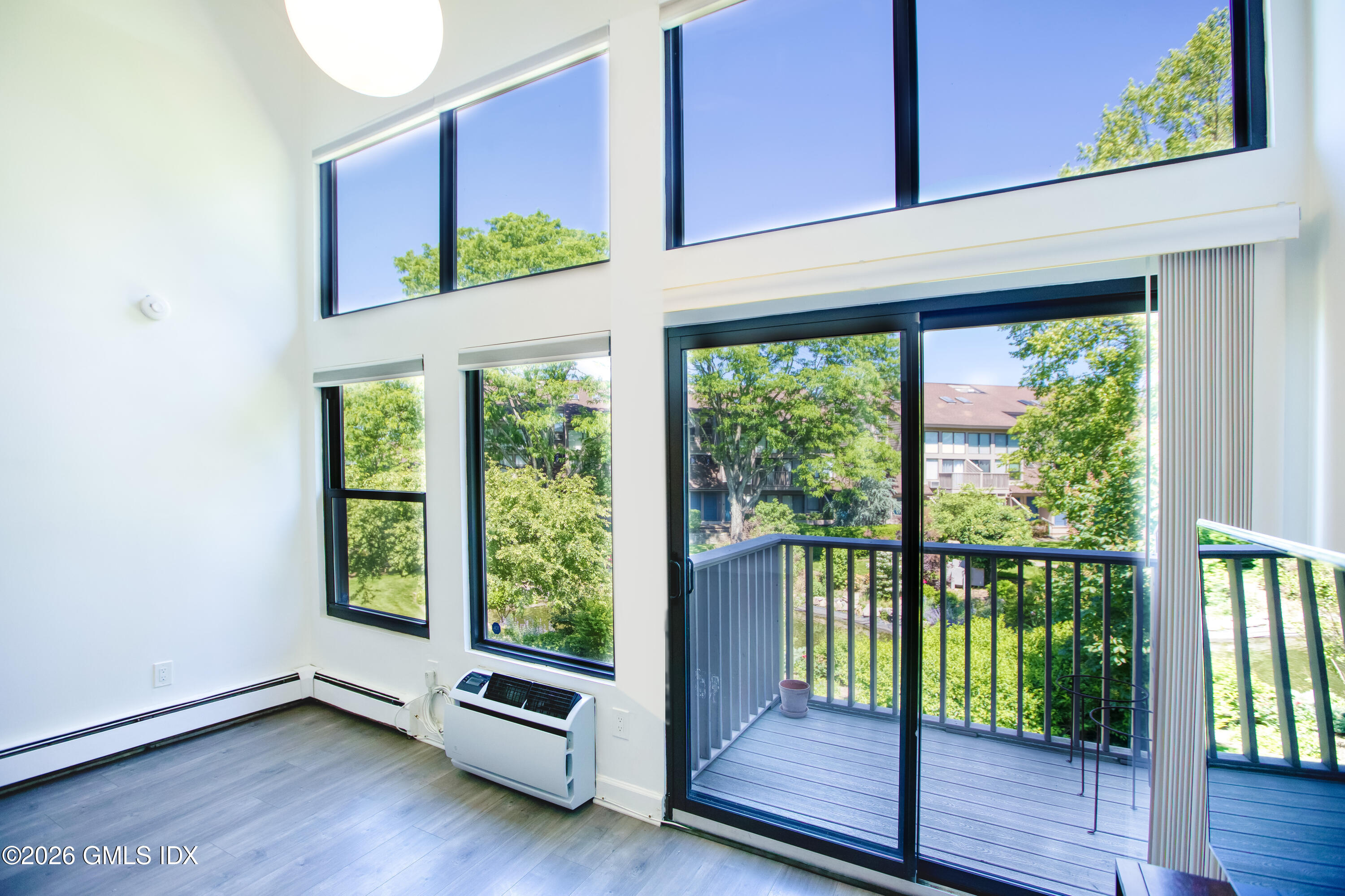 1465 East Putnam Avenue, Unit 327 Riverside, CT 06878 - Photo 11 of 32 1465 E Putnam Ave 327 (30)-35