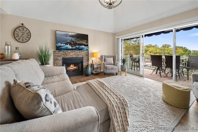 $315,000 | 312 Windsor Bay Drive, Unit 4A, Camdenton, MO 65020