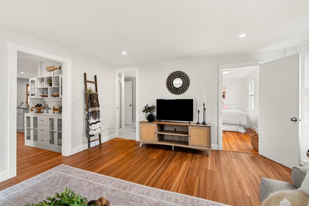 40 Middle Street, Unit 3A Gloucester, MA 01930 - Photo 5 of 14