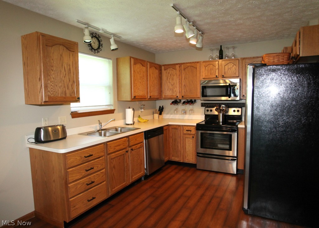 5640 Ridgeview Boulevard North Ridgeville, OH 44039 - Photo 10 of 25