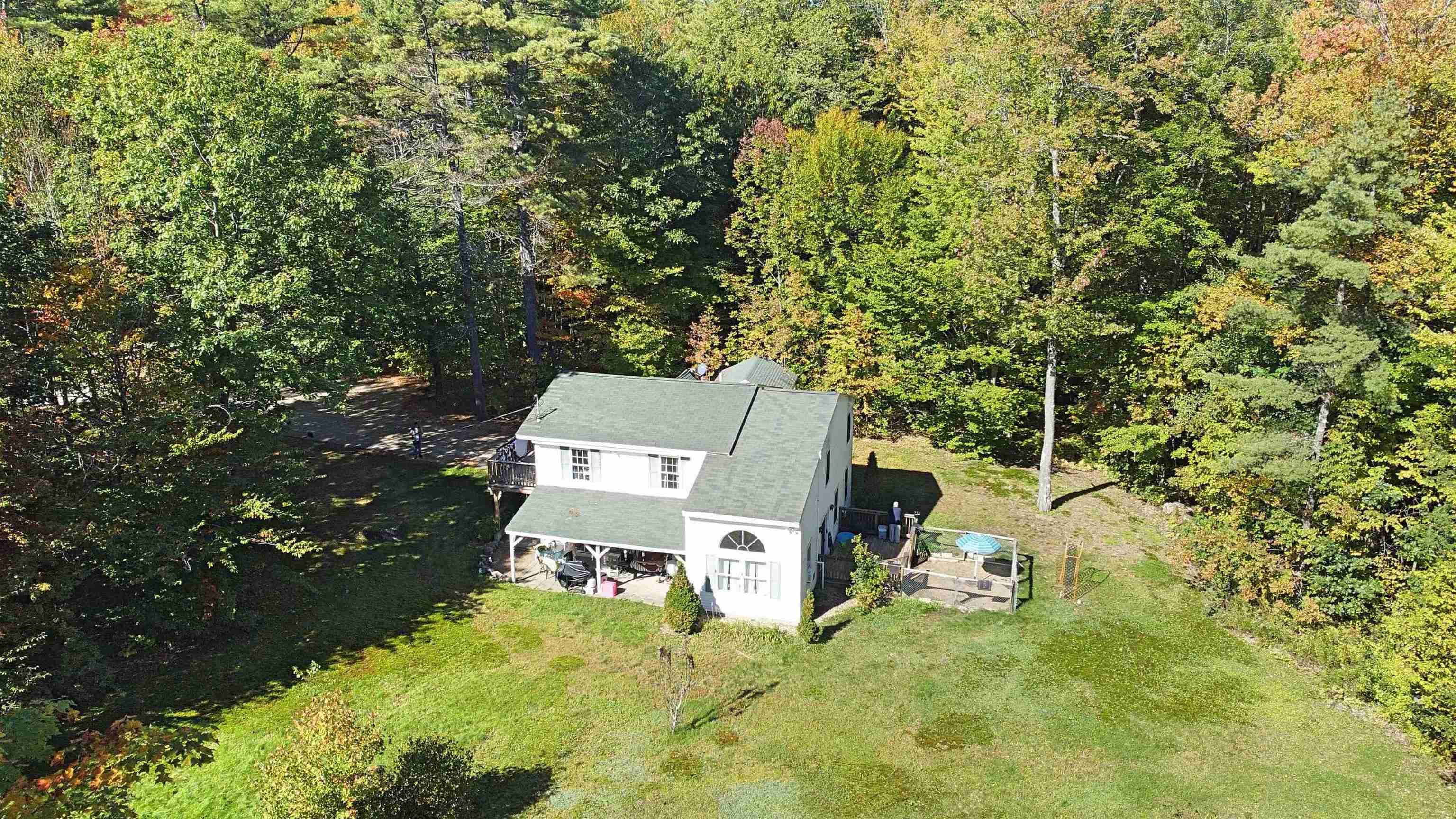 34 Robin Way Meredith, NH 03253 - Photo 3 of 33