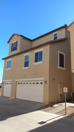 $2,200 | 105 West Commerce Court, Gilbert, AZ 85233