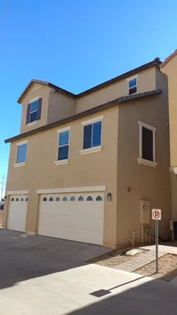 $2,200 | 105 West Commerce Court, Gilbert, AZ 85233