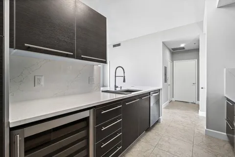 $879,900 | 550 Okeechobee Boulevard, Unit LPH05, West Palm Beach, FL 33401