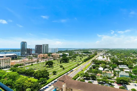 $879,900 | 550 Okeechobee Boulevard, Unit LPH05, West Palm Beach, FL 33401