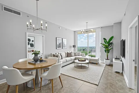 $879,900 | 550 Okeechobee Boulevard, Unit LPH05, West Palm Beach, FL 33401