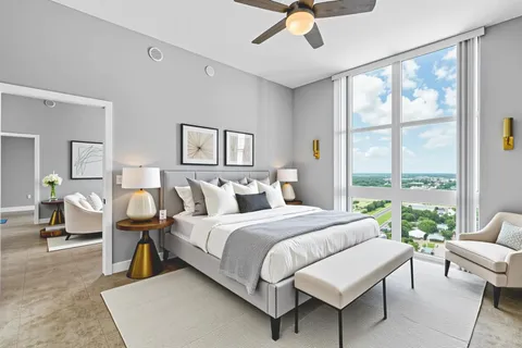 $879,900 | 550 Okeechobee Boulevard, Unit LPH05, West Palm Beach, FL 33401