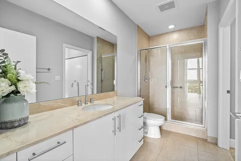 $879,900 | 550 Okeechobee Boulevard, Unit LPH05, West Palm Beach, FL 33401