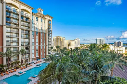 $879,900 | 550 Okeechobee Boulevard, Unit LPH05, West Palm Beach, FL 33401