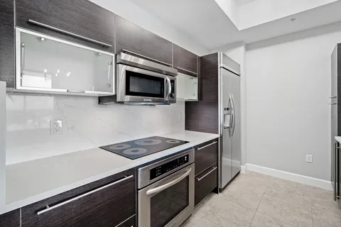 $879,900 | 550 Okeechobee Boulevard, Unit LPH05, West Palm Beach, FL 33401