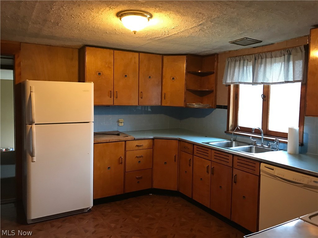 8322 Madison Road Thompson, OH 44086 - Photo 8 of 25