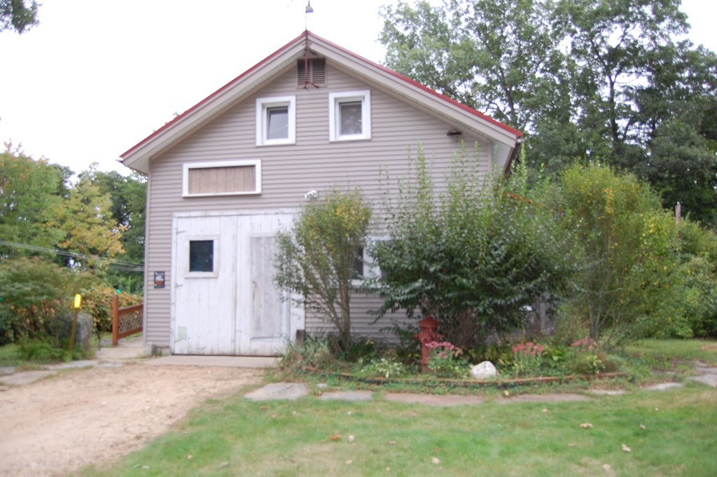 920 W Road New Braintree, MA 01531 - Photo 1 of 18