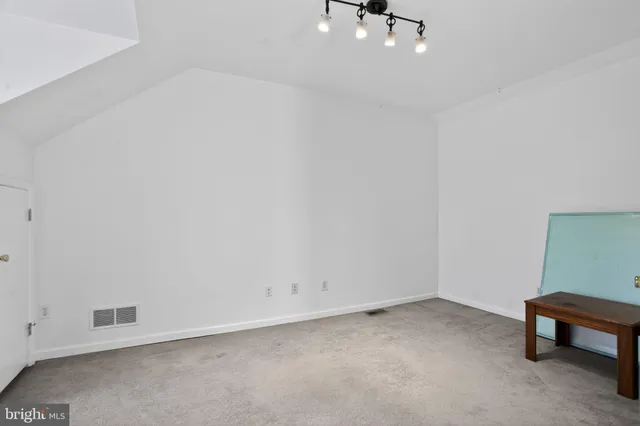 $649,900 | 201 Victoria Court, Ambler, PA 19002