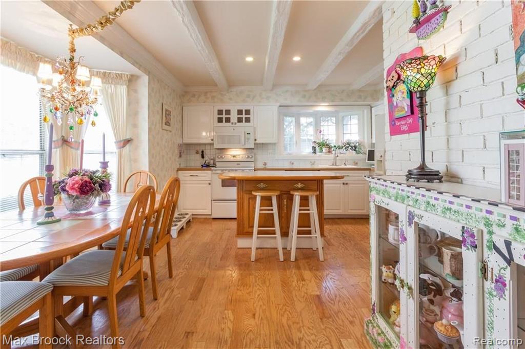 35611 Fredericksburg Road Farmington Hills, MI 48331 - Photo 15 of 36