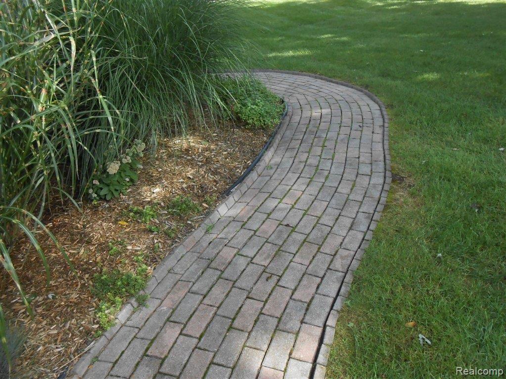 5779 Beechview Drive Rochester, MI 48306 - Photo 6 of 25 Paver Walk.JPG