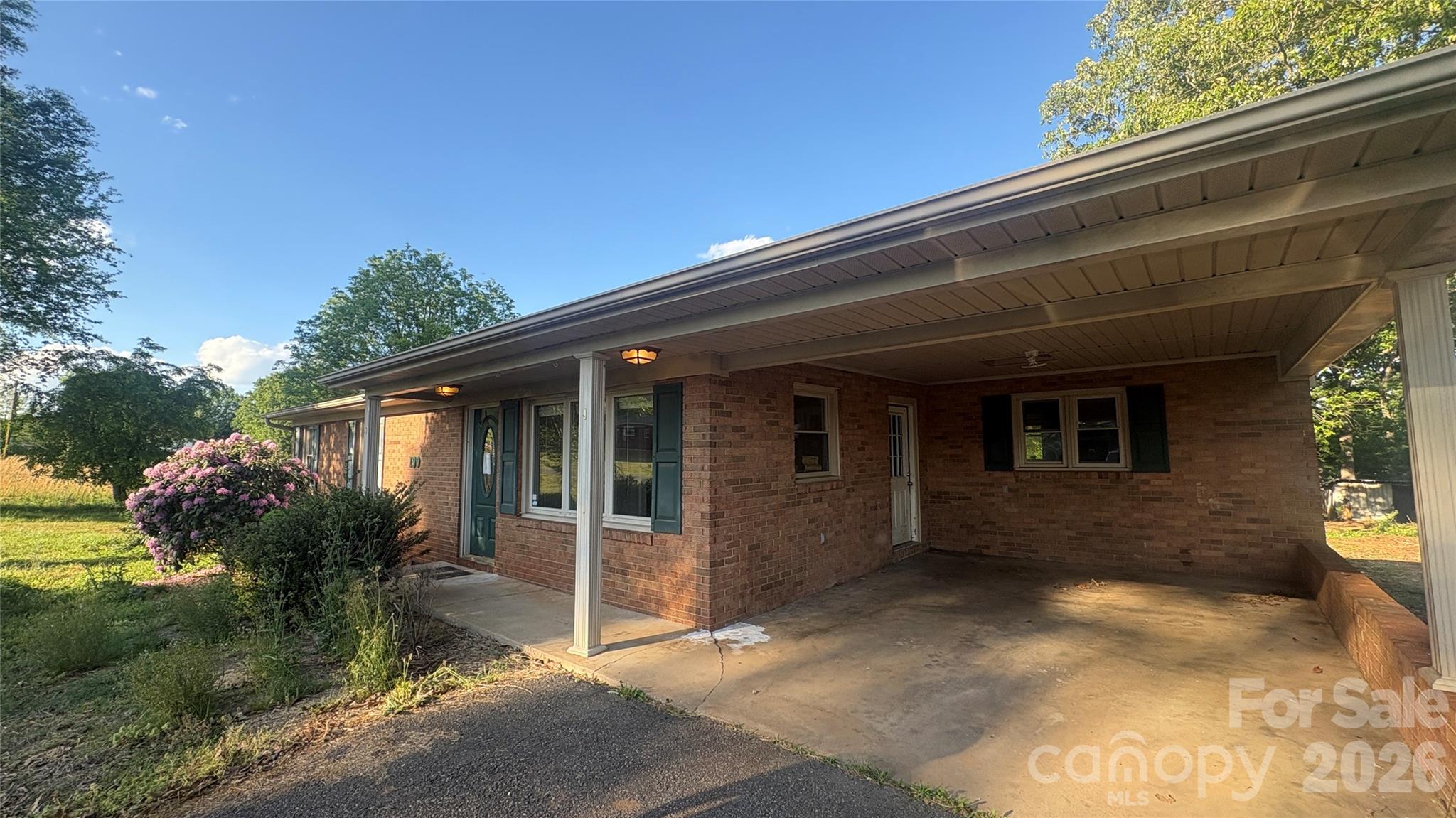 199 Country View Road Statesville, NC 28625 - Photo 2 of 27 Gallery Image 2
