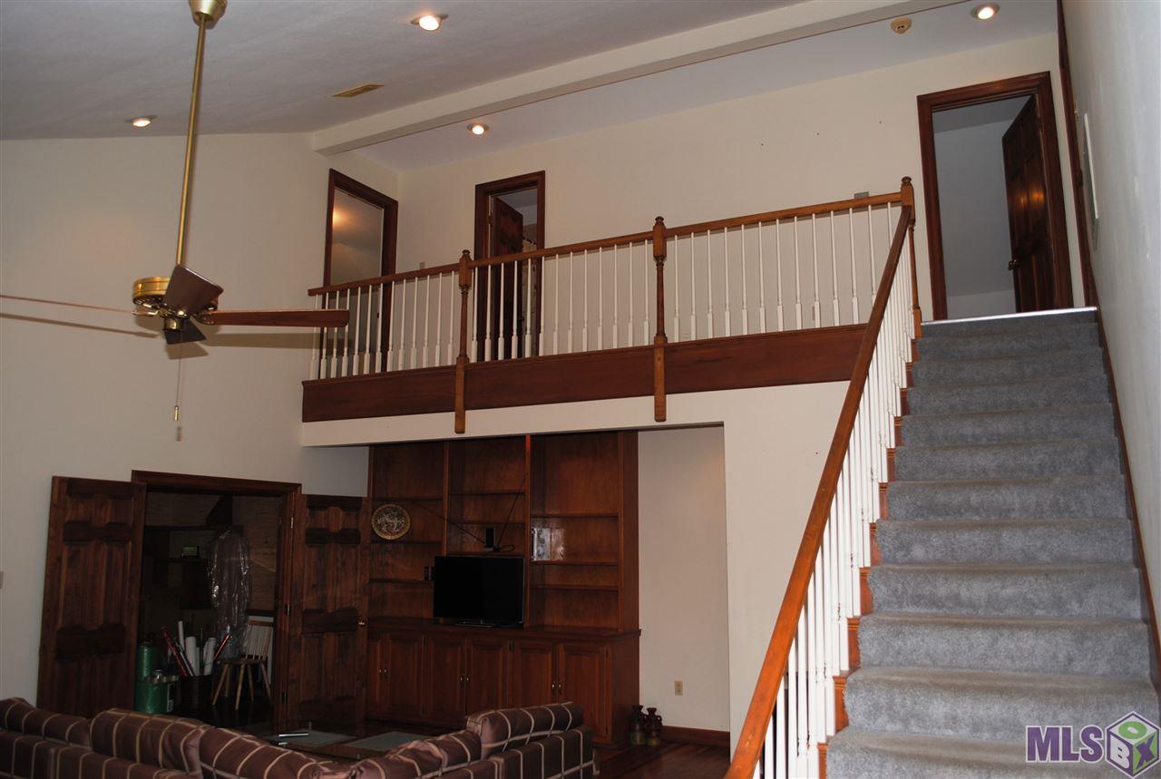 449 Rodney Drive Baton Rouge, LA 70808 - Photo 3 of 12 Living Room